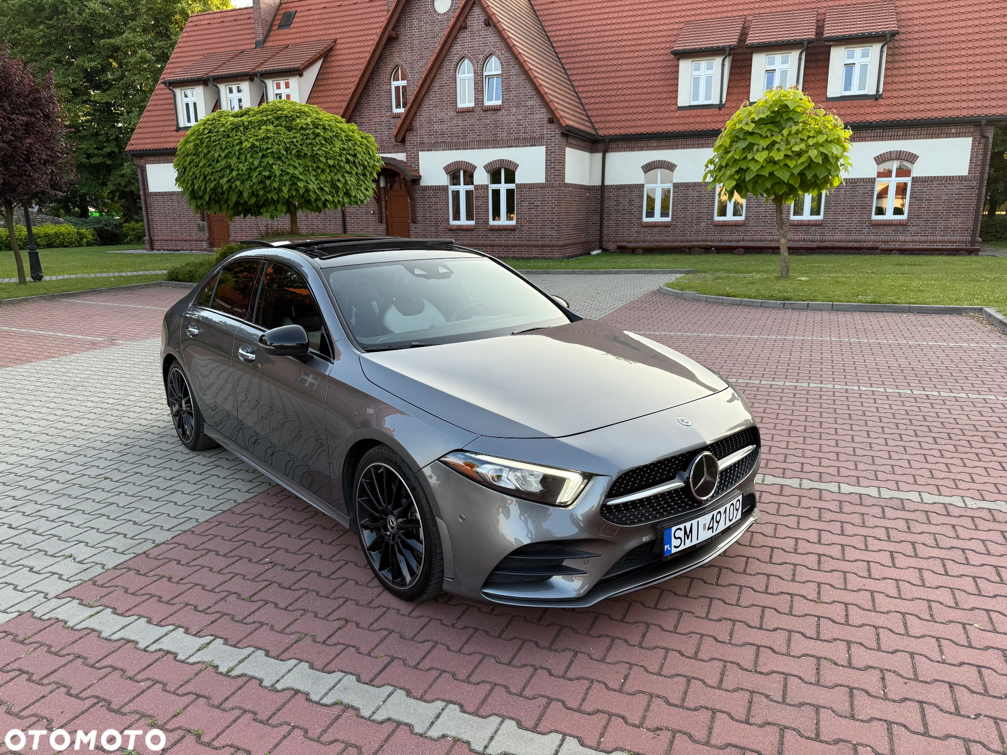 Mercedes-Benz Klasa A 220 AMG Line 7G-DCT - 3