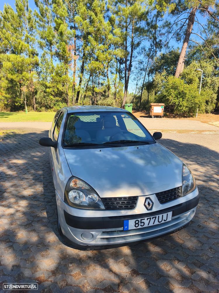 Renault Clio 2002 photo 4