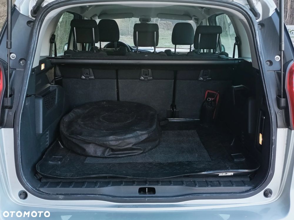 Peugeot 5008 1.6 HDi Premium - 12