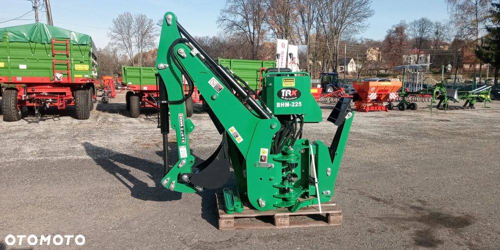 Inny Koparka zawieszana do ciągnika z własną pompą hydrauliczną BHM175 BHM225 oraz wersje z przesuwem hydraulicznym BHMS175 BHMS225 Mikrus Troll GEOGRASS Raty Transport ramie kopiące ciągnikowe WOM URSUS ZETOR MF - 4