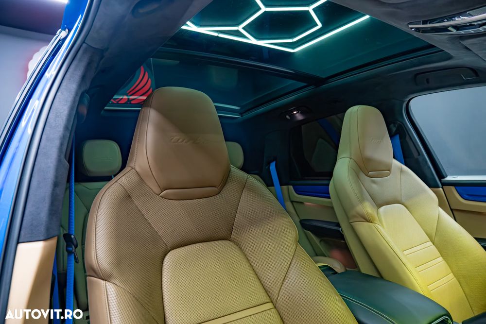 Porsche Cayenne Turbo - 13