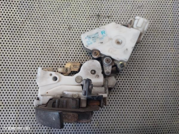 Fecho Porta Tras Dto Nissan Primera (P10) - 2