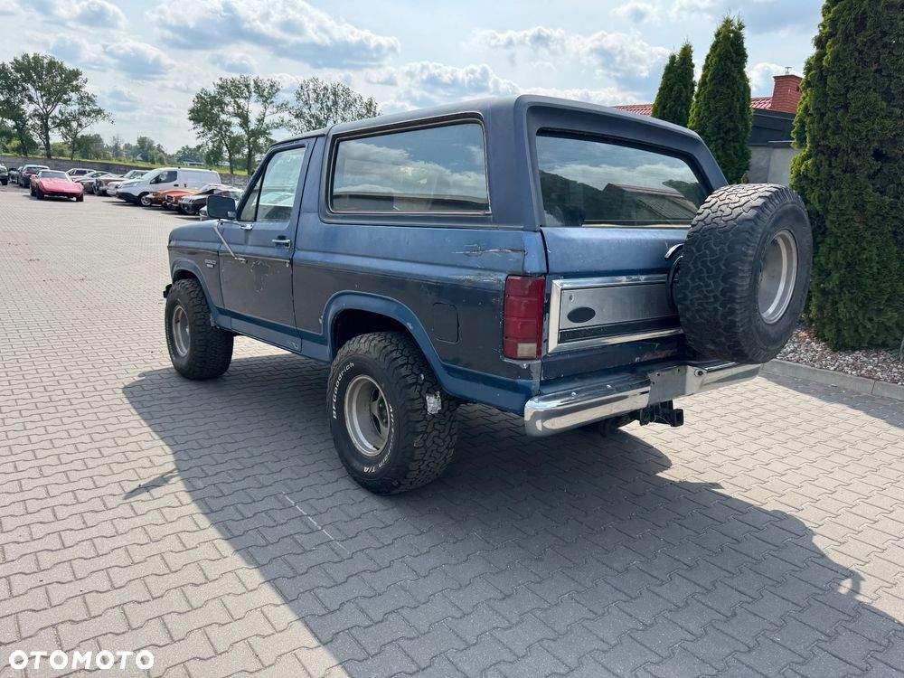Ford Bronco - 5