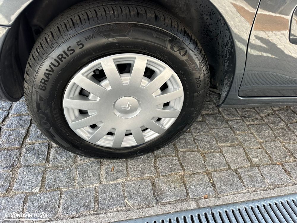 Citroën Berlingo 1.6 BlueHDi Feel 7L — fotografia 17