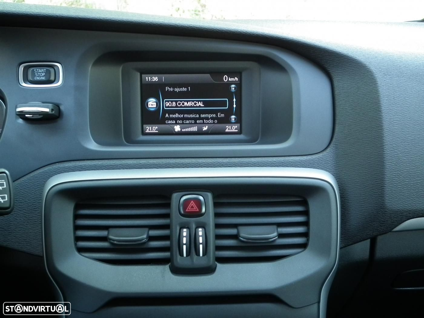 Volvo V40 2.0 D3 Momentum - 23