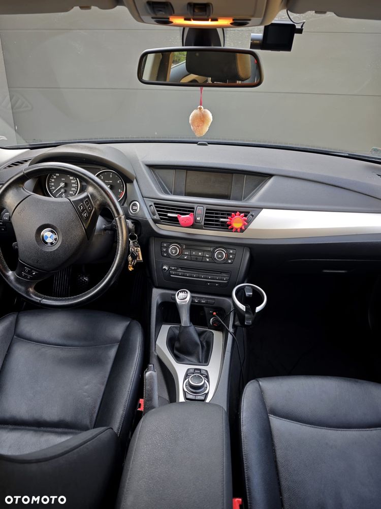 BMW X1 xDrive18d xLine - 9