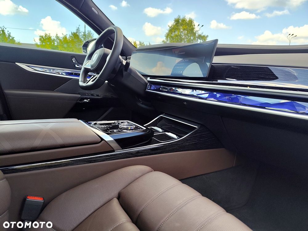 BMW i7 105.7kWh eDrive50 Individual Edition - 10