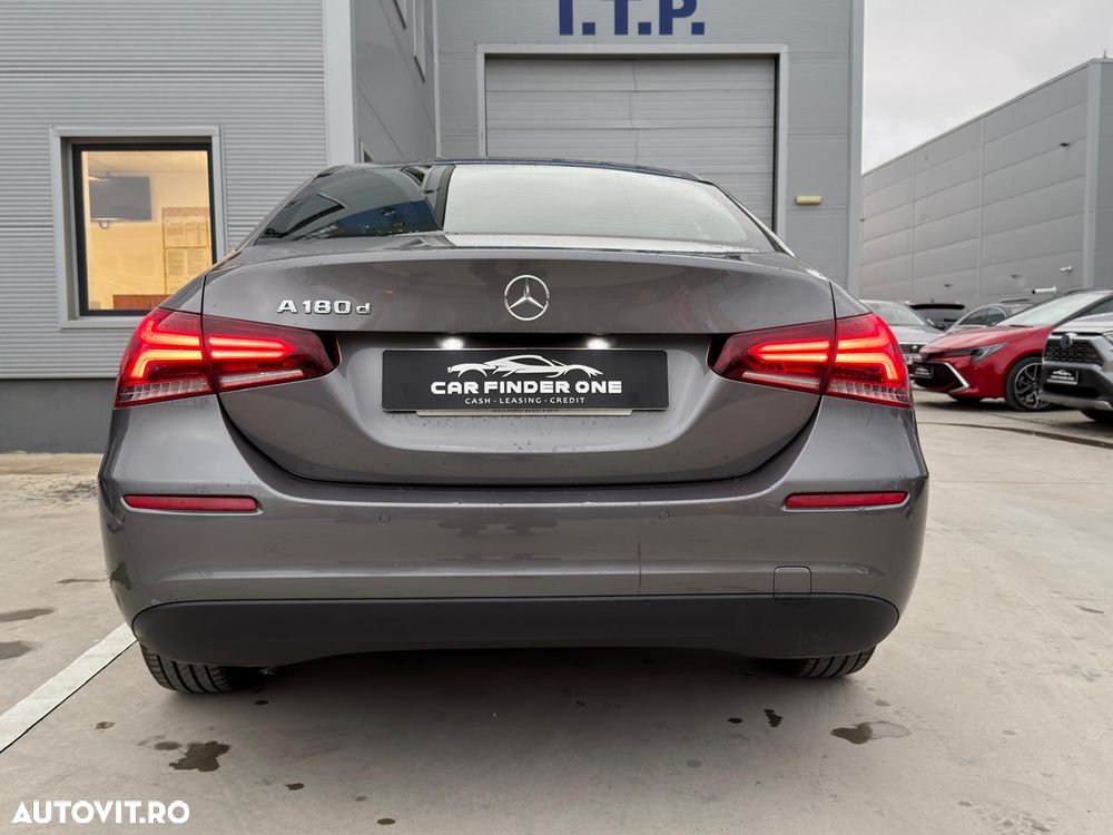 Mercedes-Benz A 180 d 8G-DCT Progressive Advanced - 32