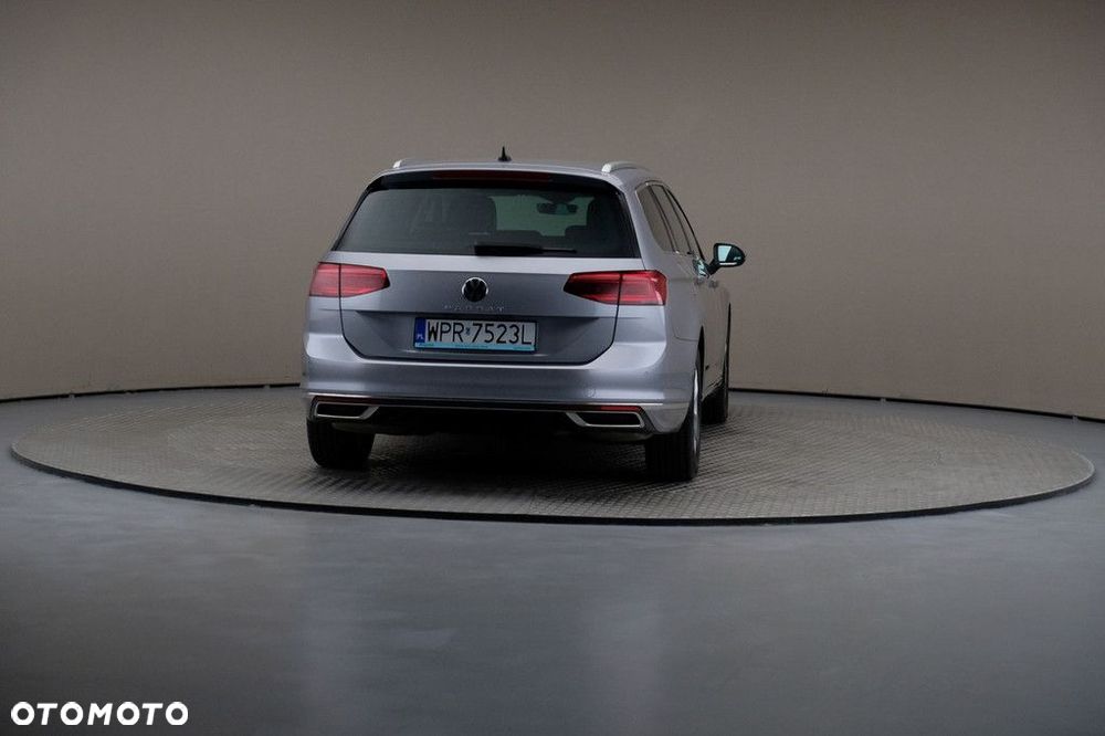 Volkswagen Passat Variant 2.0 TSI Elegance DSG - 5