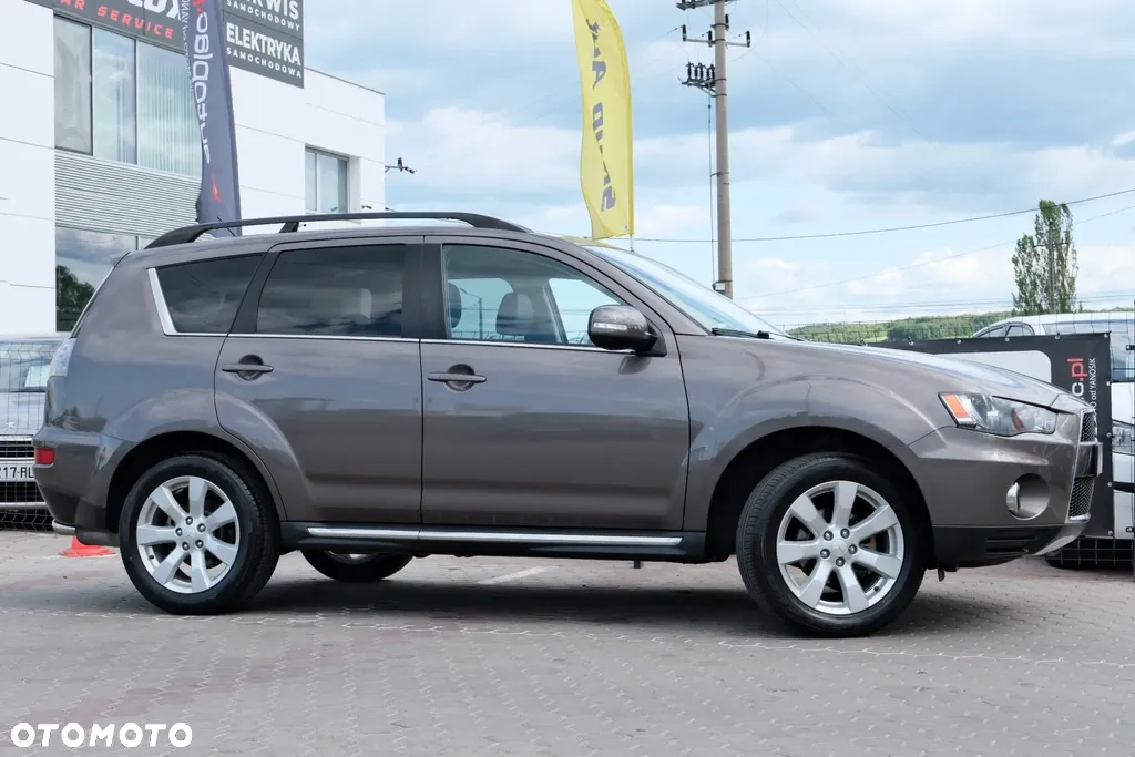 Mitsubishi Outlander 2.0 2WD - 4