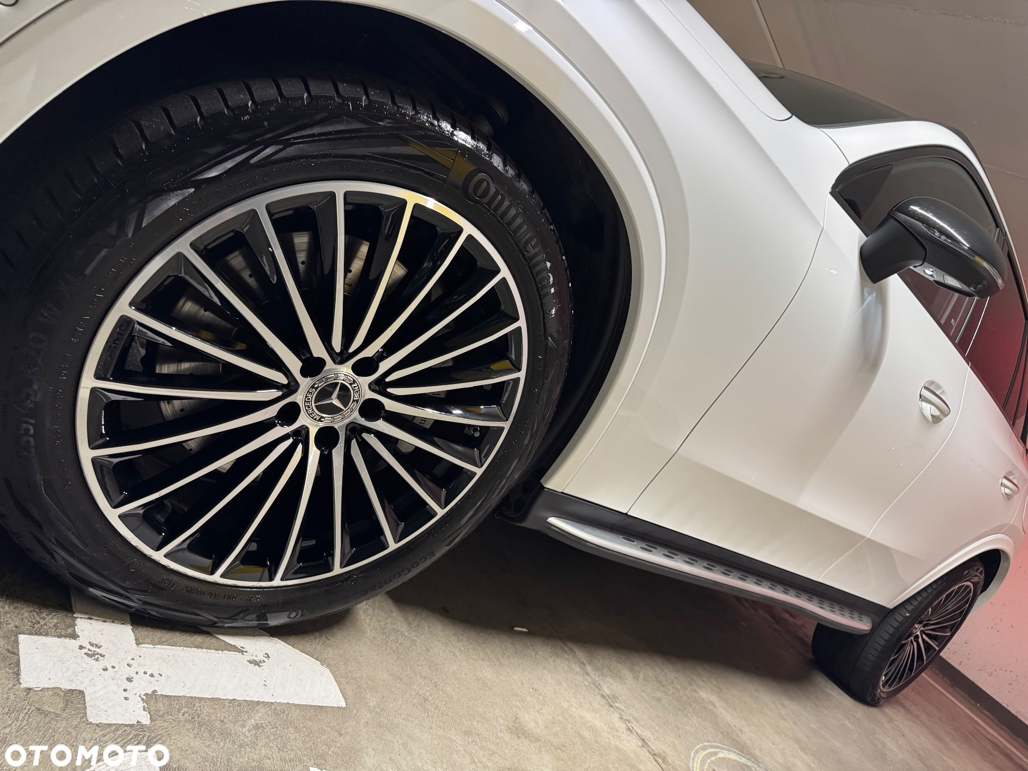 Mercedes-Benz GLC 300 e 4-Matic AMG Line - 12