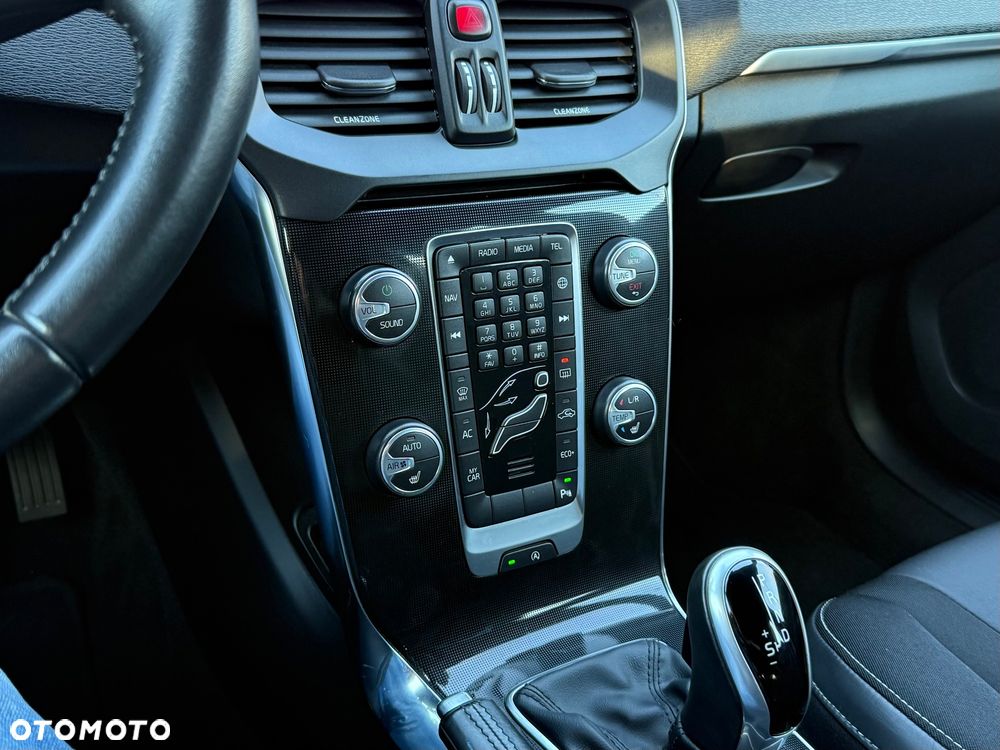 Volvo V40 D2 Geartronic Momentum - 9