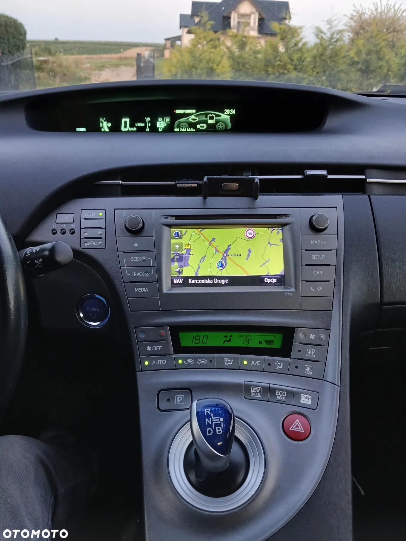 Toyota Prius (Hybrid) Comfort - 9
