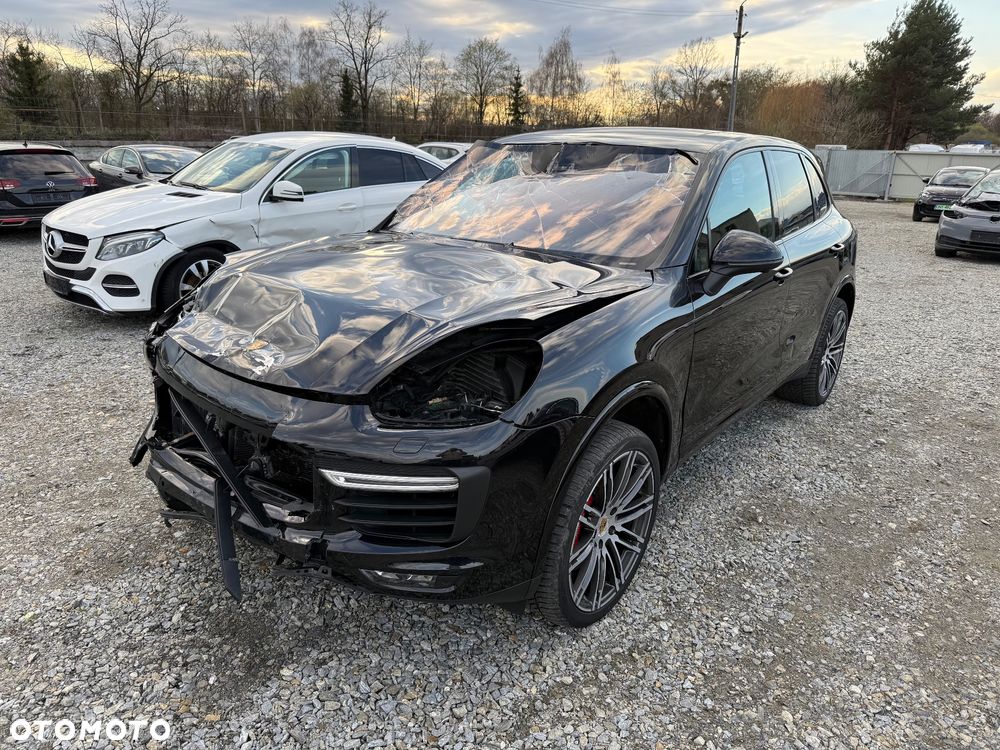 Porsche Cayenne Turbo - 11