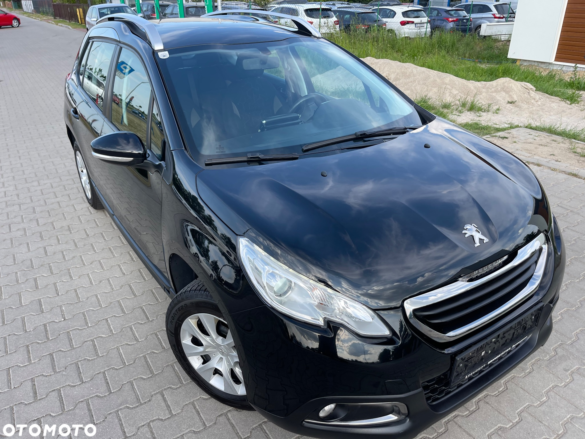 Peugeot 2008 - 8
