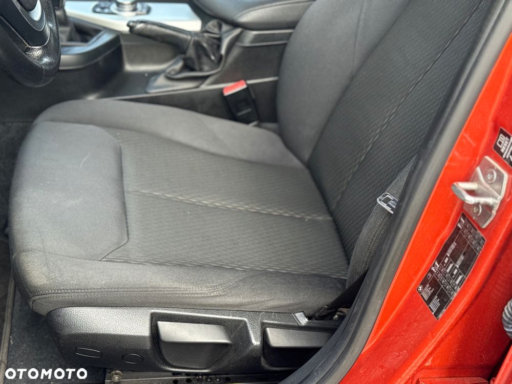 BMW Seria 1 118d - 29