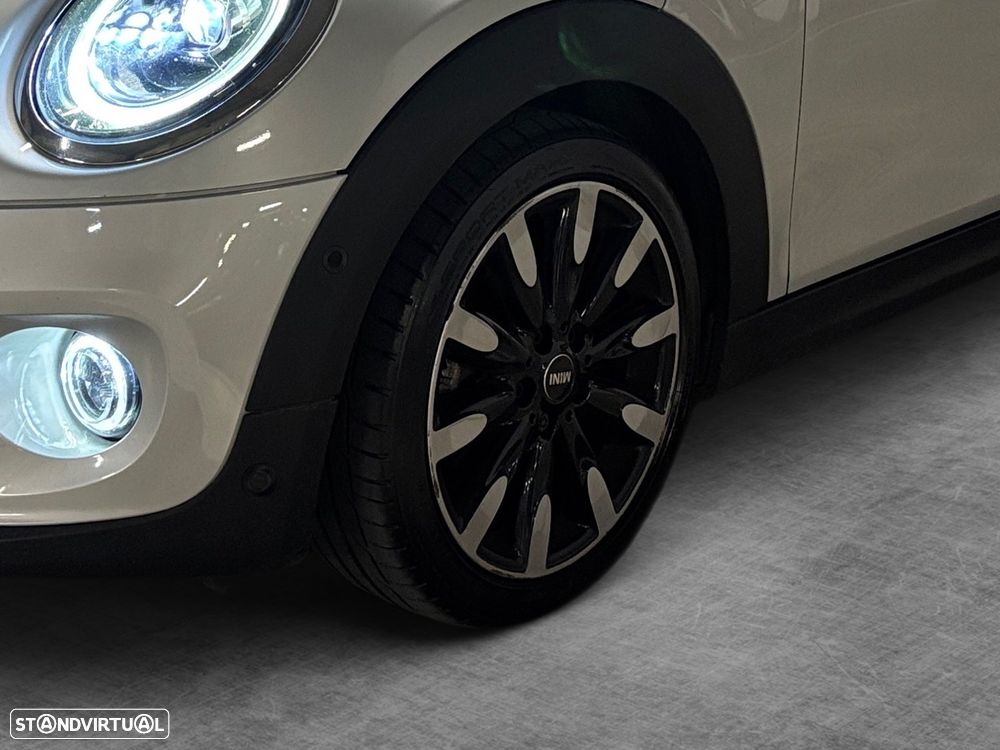 MINI 5 Portas Cooper Camden Edition Auto - 17