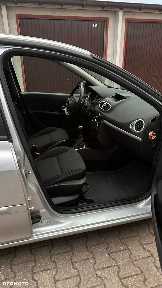 Renault Clio 1.2 16V TCE Alize - 19