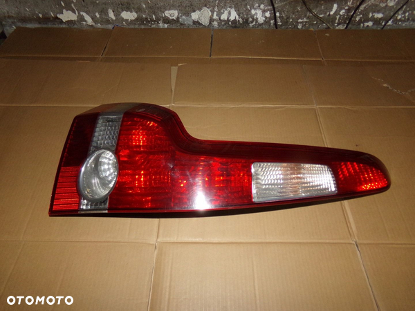 LAMPA LEWA TYŁ TYLNA WKŁAD VOLVO V50