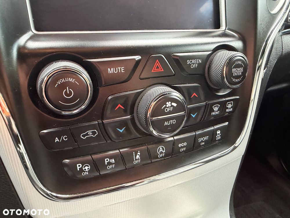 Jeep Grand Cherokee - 37