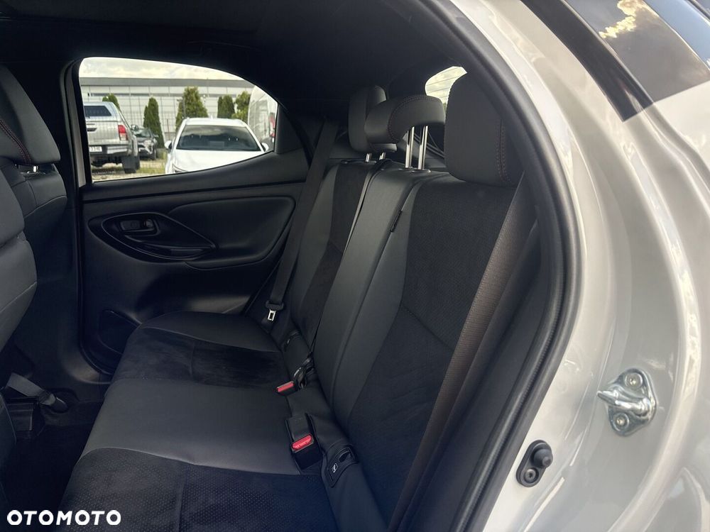Toyota Yaris Hybrid 1.5 GR Sport - 16