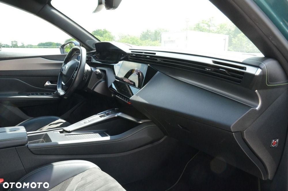 Peugeot 308 BlueHDi 130 EAT8 GT EXCLUSIVE - 17