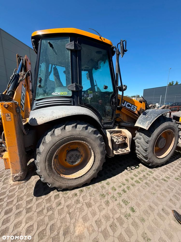 JCB 4CX
