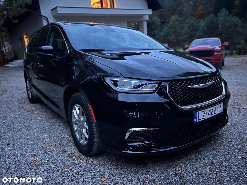 Chrysler Pacifica - 19