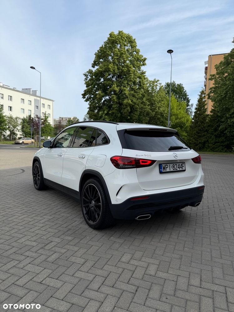 Mercedes-Benz GLA 200 AMG Line - 5