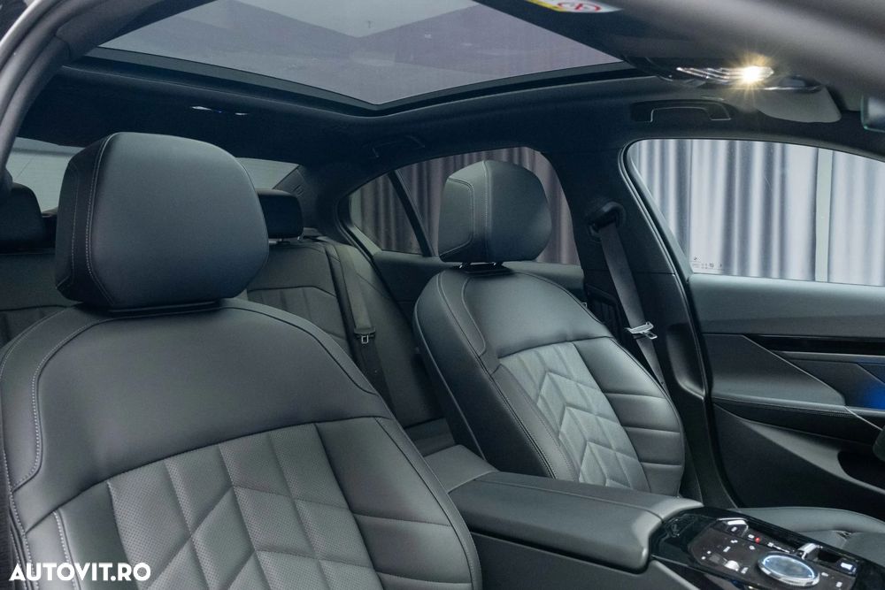 BMW Seria 5 520d xDrive Aut. - 33