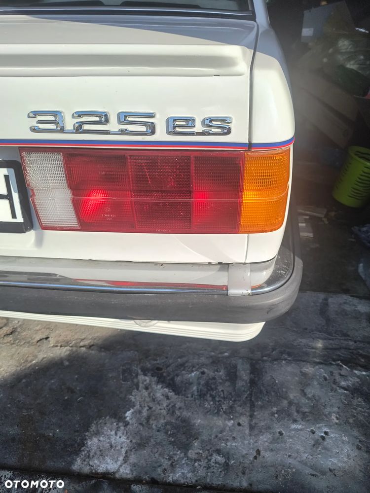 BMW Seria 3 325e - 16