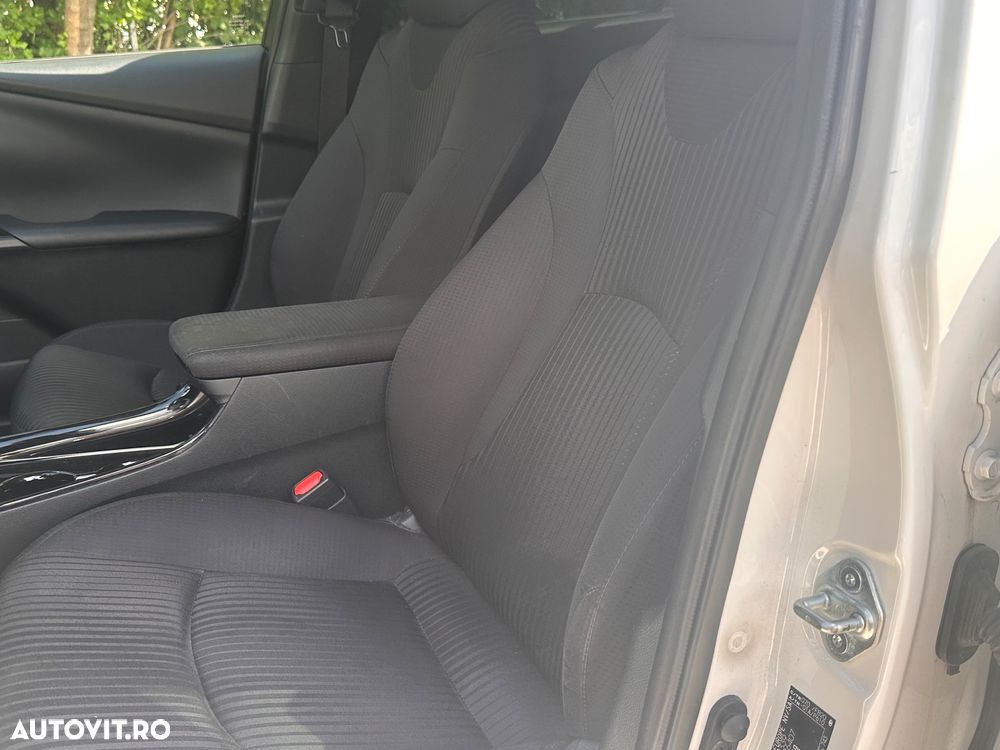 Toyota Prius Hybrid Executive - 9