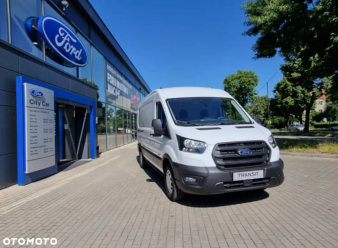 Ford Transit Van - 11