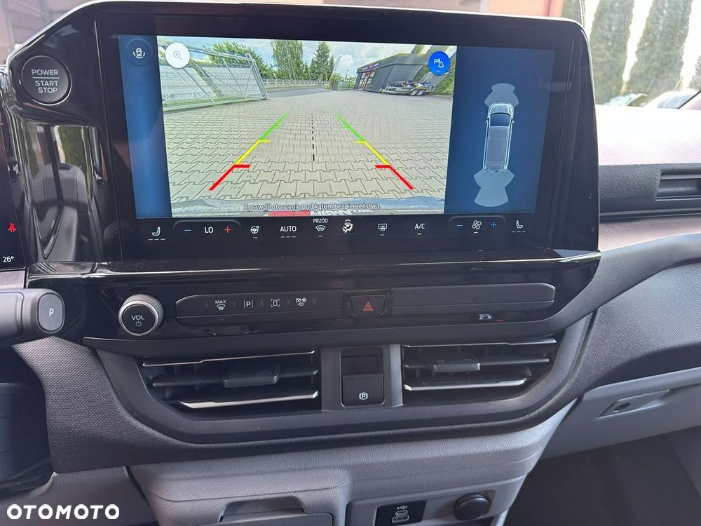 Ford Tourneo Custom - 22