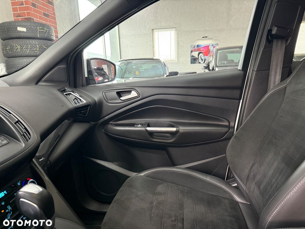 Ford Kuga 1.5 EcoBoost 4x4 ST-Line - 31