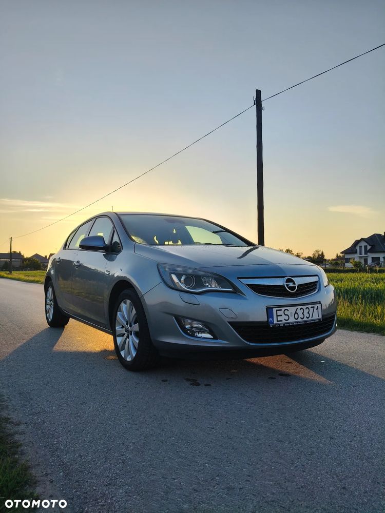 Opel Astra 1.4 T Cosmo - 1