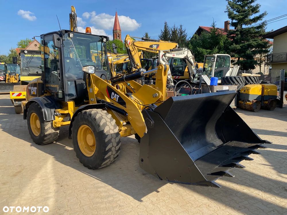 Caterpillar CAT 908H2, 2014 ROK, 6000 MTH, ŁYŻKA OTWIERANA + WIDŁY, z NIEMIEC, - 10