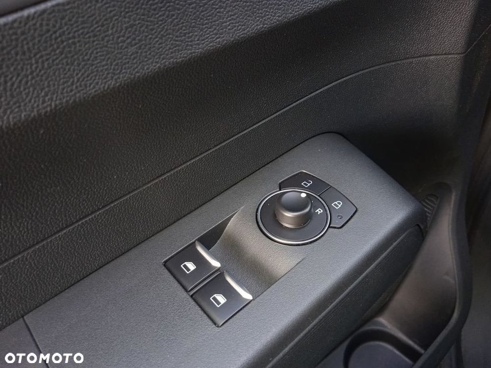 Ford Transit Courier - 28