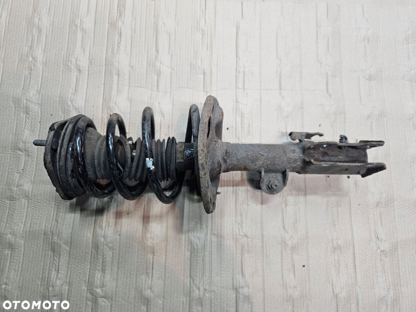 TOYOTA VERSO 09-17 AMORTYZATOR PRZÓD LEWY - 1