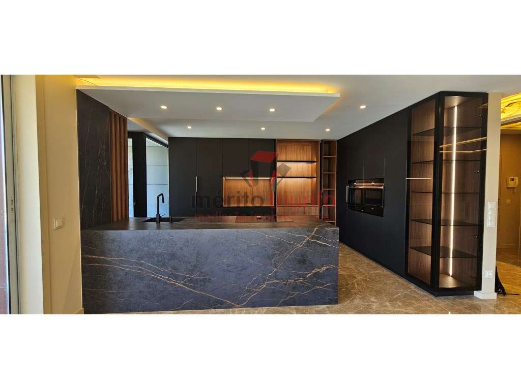 *Oferta de Escritura e Registo - Apartamento T4 de LUXO junto à Pra... - Grande imagem: 2/52