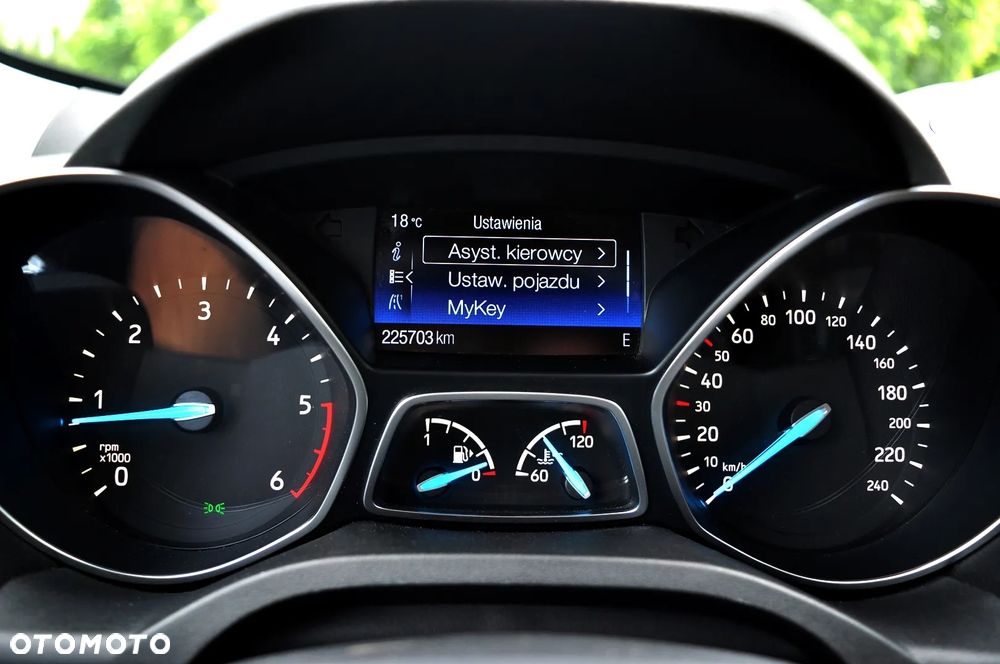 Ford Kuga 2.0 TDCi FWD Titanium - 37