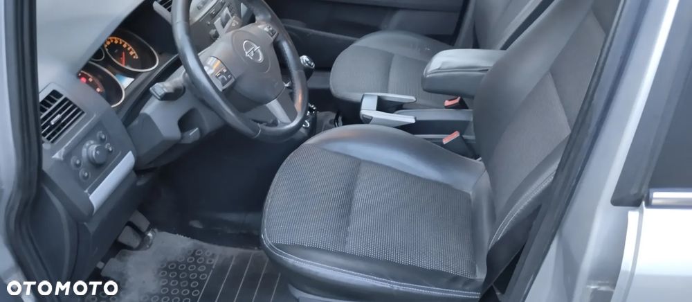 Opel Zafira 1.9 CDTI Cosmo - 9