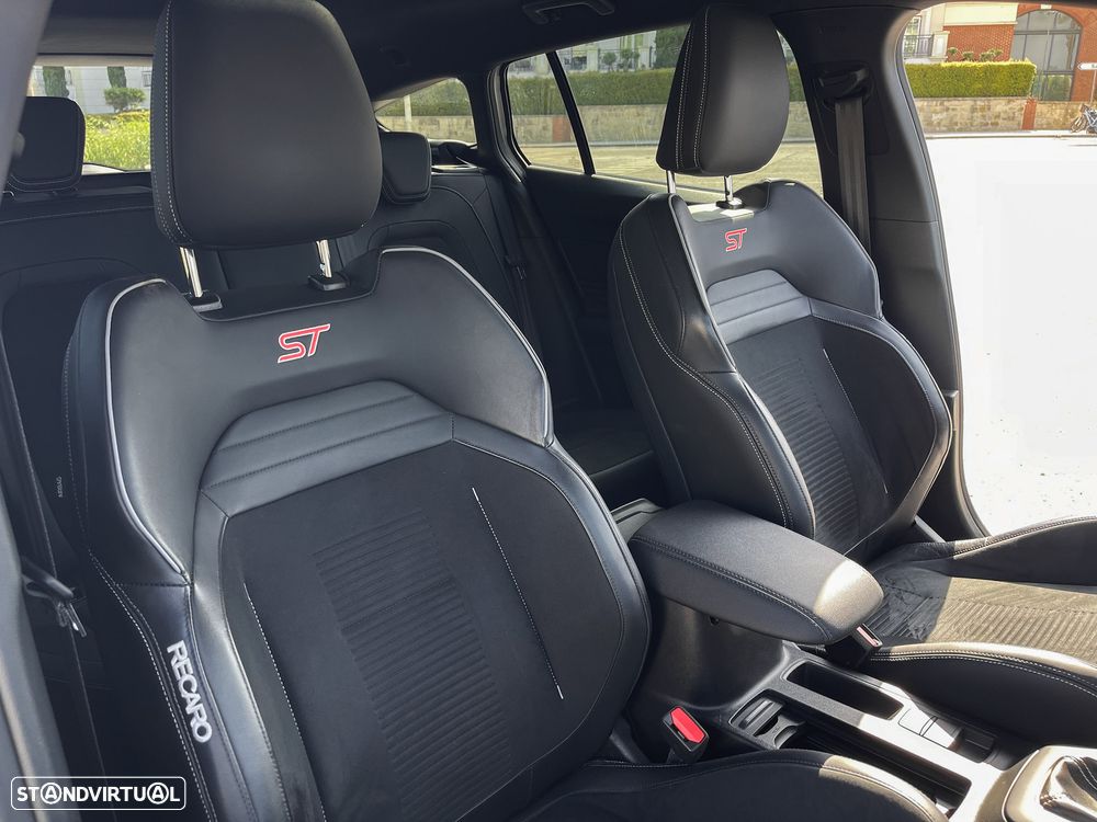 Ford Focus SW 2.3 EcoBoost ST3 - 19