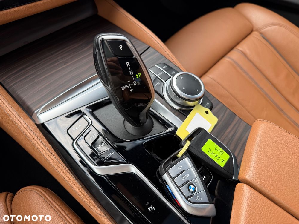 BMW Seria 5 520d xDrive M Sport sport - 18