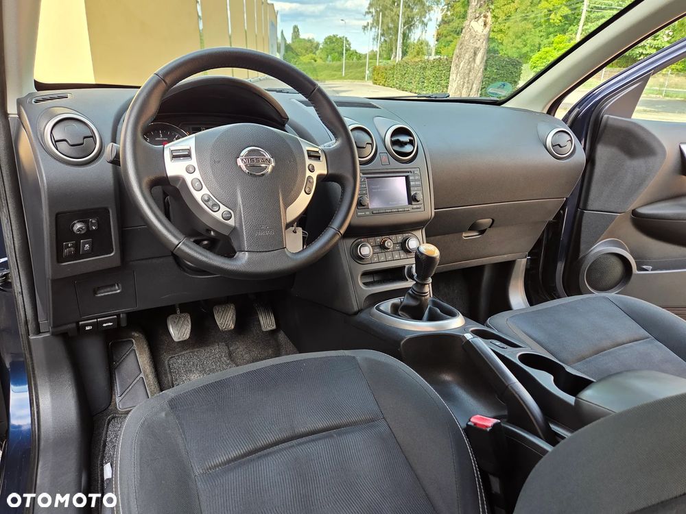 Nissan Qashqai 2.0 dCi DPF lounge - 28