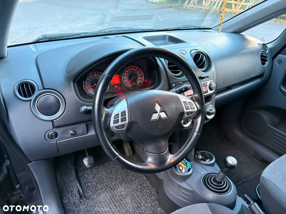 Mitsubishi Colt - 3