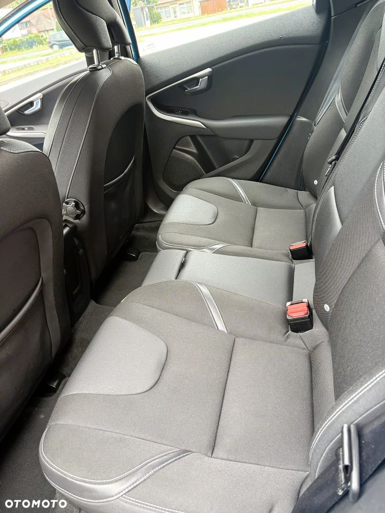 Volvo V40 D4 Drive-E R-Design Kinetic - 26