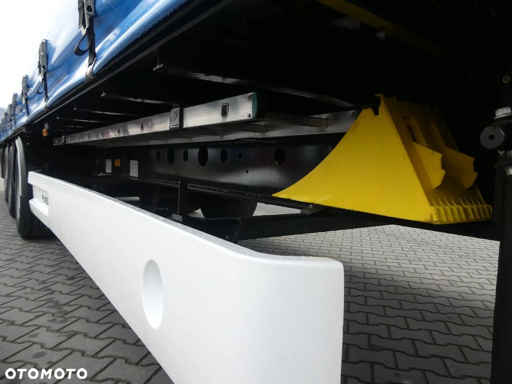 Wielton MEGA / FIRANKA / OŚ PODNOSZONA / DACH PODNOSZONY / - 23