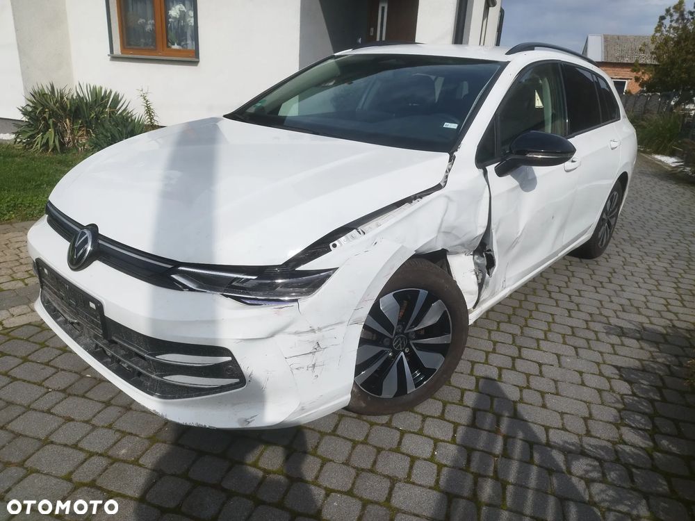 Volkswagen Golf 1.5 eTSI OPF DSG Goal - 4