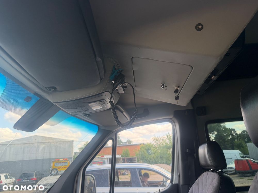 Mercedes-Benz Sprinter - 5